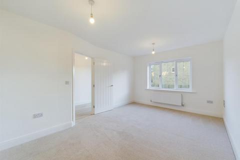 3 bedroom semi-detached house to rent, Hawbank Drive, Skipton, BD23