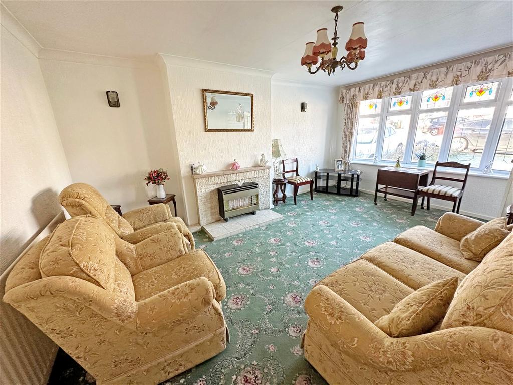 Arden Road, Hollywood, B47 5DJ 2 bed semidetached bungalow for sale