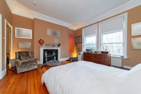 6 bedroom maisonette to rent, Well Walk, London NW3