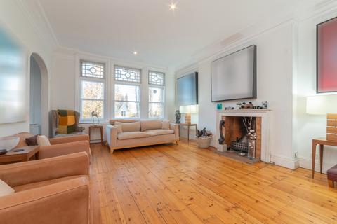 6 bedroom maisonette to rent, Well Walk, London NW3