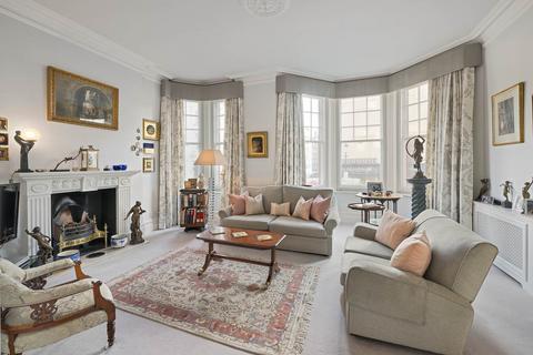 4 bedroom flat for sale, Campden House Court, 42 Gloucester Walk, Kensington, London