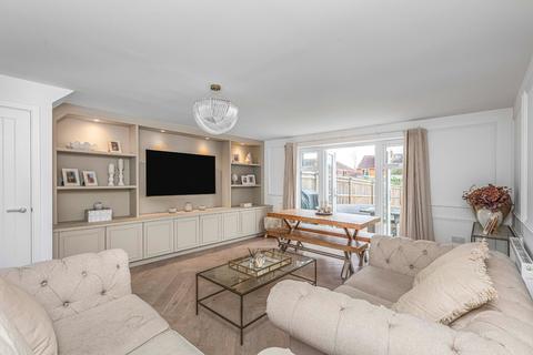 2 bedroom semi-detached house for sale - Bonnet Lane, Burgess Hill, West Sussex, RH15