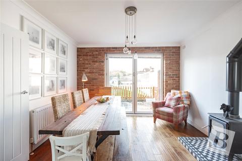 61 Helmsdale Road, Romford, RM1 4DN