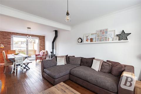 61 Helmsdale Road, Romford, RM1 4DN