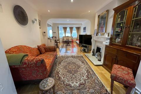 4 bedroom house for sale, Waltham Ave, Hayes, UB3