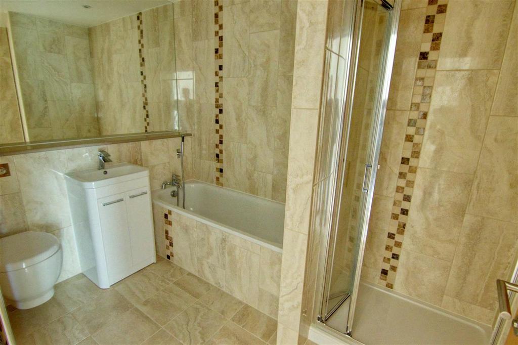 En Suite Bathroom