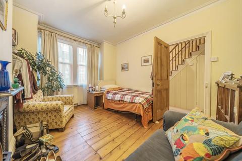 9 Bronson Road, London, SW20 8DZ