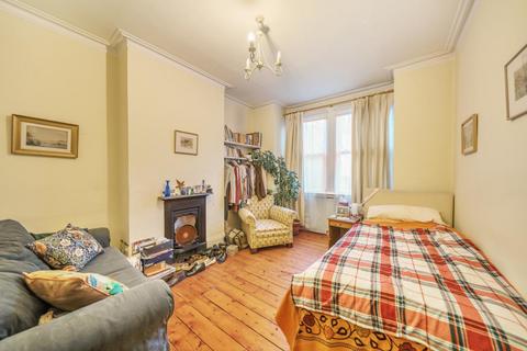 9 Bronson Road, London, SW20 8DZ