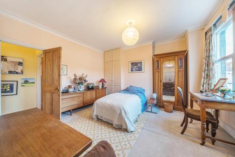 9 Bronson Road, London, SW20 8DZ