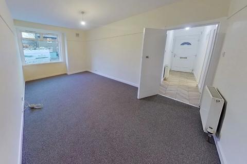 2 bedroom flat to rent, Broomfield Crescent, Edinburgh, EH12