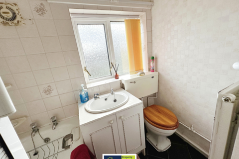 235 Sturdee Road, Leicester, LE2 9FZ