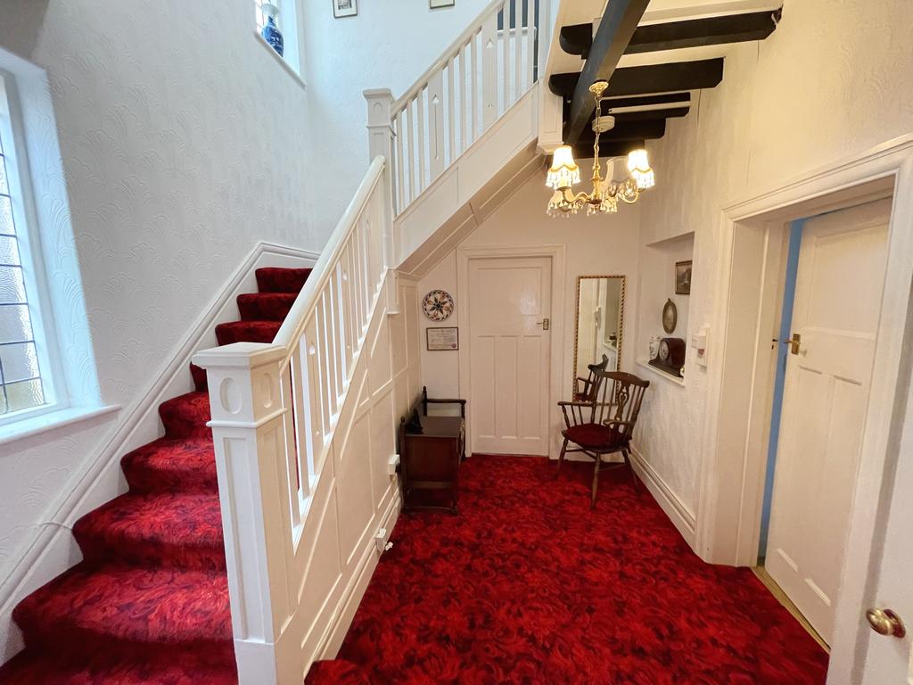 Queens Road, Whitley Bay, Tyne & Wear, NE26 3AT 3 bed semidetached