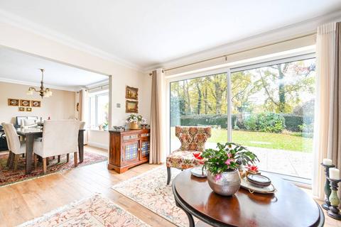 3 Birch Grove, Woking, GU22 8NB