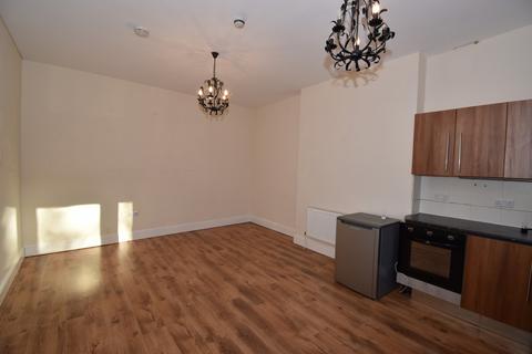 Studio to rent - 23 Church Hill, Leamington Spa, Warwickshire, CV32