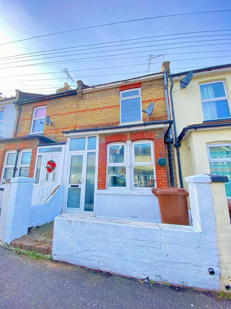 Chaucer Road, Gillingham ME7 5LX 3 bed terraced house to rent £1,300