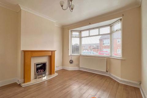 3 bedroom semi-detached house for sale - Warwick Road, Balderton, Newark, Nottinghamshire, NG24 3QE