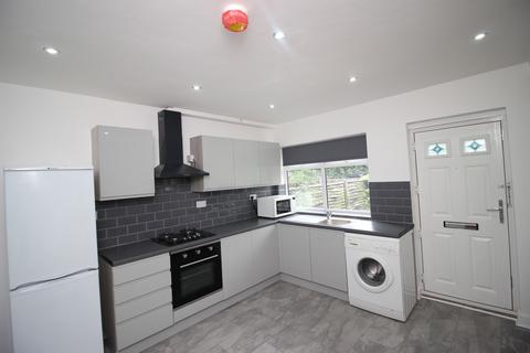 2 bedroom semi-detached house to rent, Park View Grove, Leeds LS4