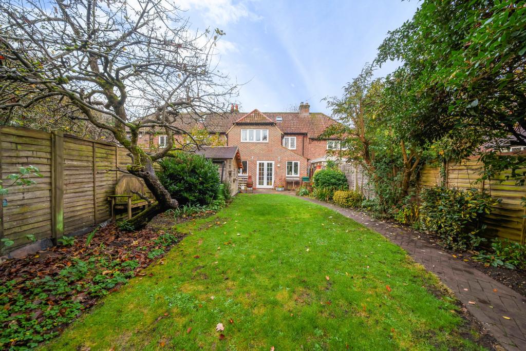 Perry Hill Cottages, Perry Hill, Worplesdon, GU3 4 bed terraced house for sale £650,000