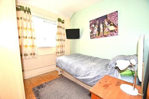 60 Talbot Avenue, Slough, SL3 8DE
