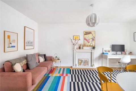 18 Athlone Close, London, E5 8HD