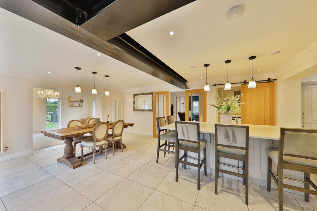 Heads Lane, Hessle, East Riding Of Yorkshire, HU13 0JT 4 bed detached