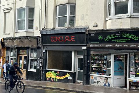 Retail property (high street) to rent - Brighton BN1
