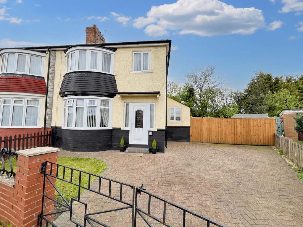Clifton Avenue, Stockton, StocktononTees, TS18 3QF 3 bed semi