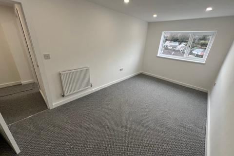 86 Amos Hill, Tonypandy, CF40 1PP