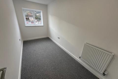 86 Amos Hill, Tonypandy, CF40 1PP