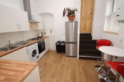 2 bedroom flat to rent - Burton Crescent, Headingley, Leeds, LS6