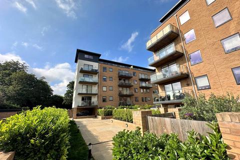 1 bedroom apartment for sale, Westbury Mansions, Old Bracknell Lane West, Bracknell, Berkshire, RG12