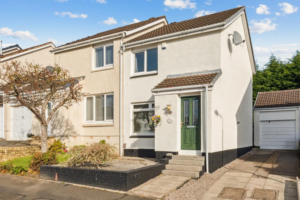 Invergarry Drive, Deaconsbank, Glasgow, G46 8UB 2 bed end of terrace
