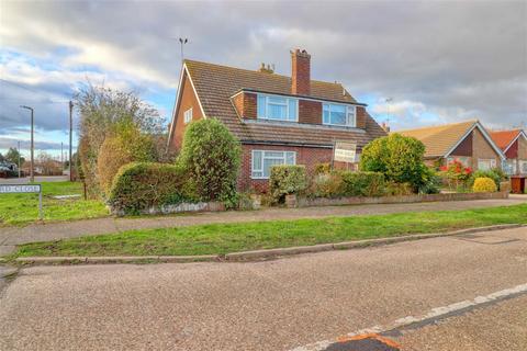 1 Blanchard Close, Kirby Cross, Frinton-on-sea, CO13 0NE