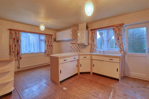 1 Blanchard Close, Kirby Cross, Frinton-on-sea, CO13 0NE