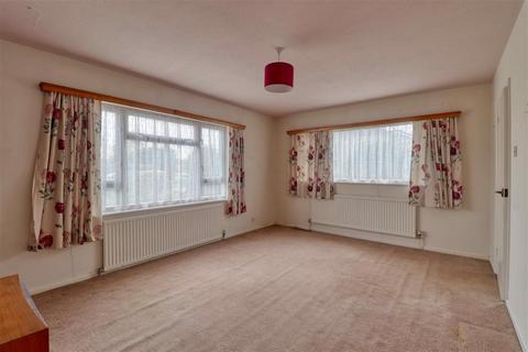 1 Blanchard Close, Kirby Cross, Frinton-on-sea, CO13 0NE