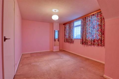 1 Blanchard Close, Kirby Cross, Frinton-on-sea, CO13 0NE