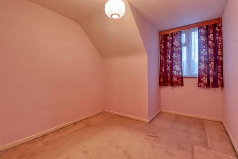 1 Blanchard Close, Kirby Cross, Frinton-on-sea, CO13 0NE
