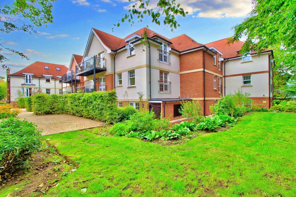 Wiltshire Road, Wokingham RG40 2 bed apartment for sale £520,000
