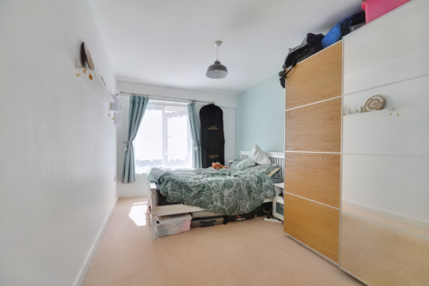 1 bedroom apartment for sale - at Griffin House, 4 Aviation Drive, London NW9