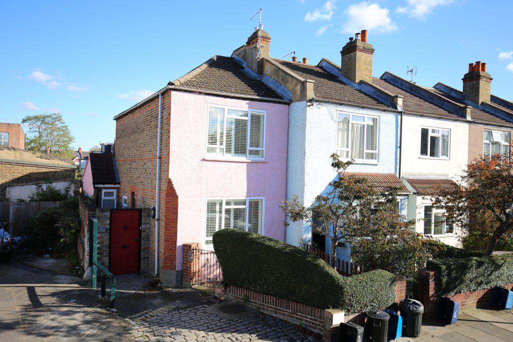 Field Lane, Teddington 2 bed end of terrace house for sale £850,000