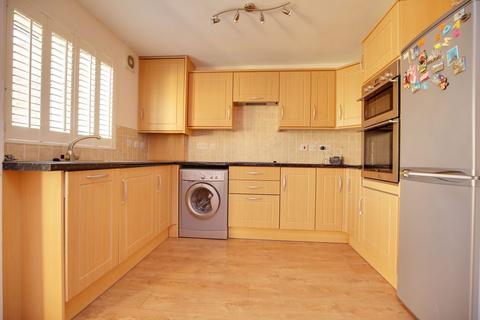 2 bedroom end of terrace house for sale, Field Lane, Teddington