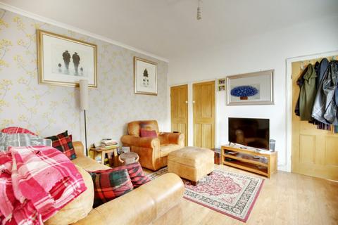 2 bedroom end of terrace house for sale, Field Lane, Teddington