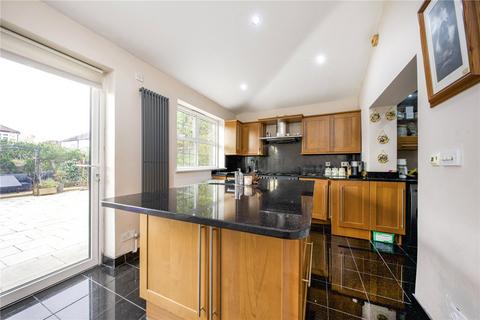 6 Holmsley Close, New Malden, KT3 6AJ