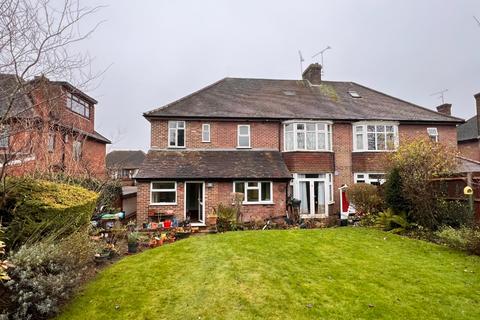 Montrose Avenue, Luton