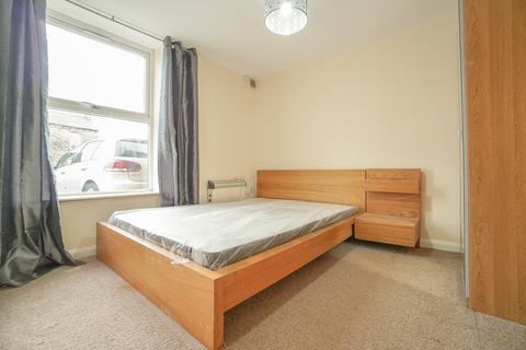 2 bedroom flat to rent, St Vincents Court, Pudsey, LS28