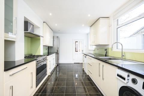 4 bedroom terraced house to rent, Wellington Gardens, London, SE7