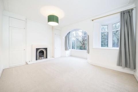 4 bedroom terraced house to rent, Wellington Gardens, London, SE7