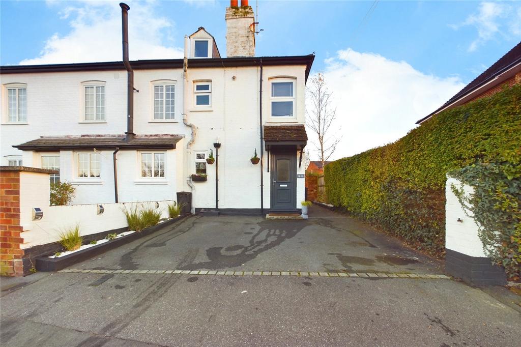 Lower Armour Road, Tilehurst, Reading, Berkshire, RG31 4 bed semi