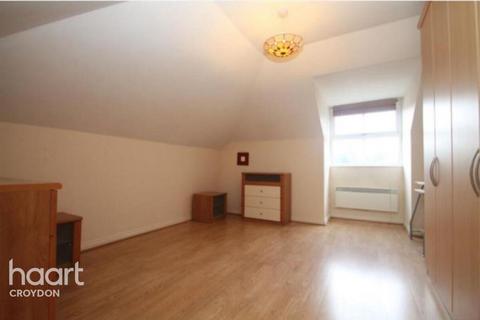 undefined, Sycamore Close, South croydon