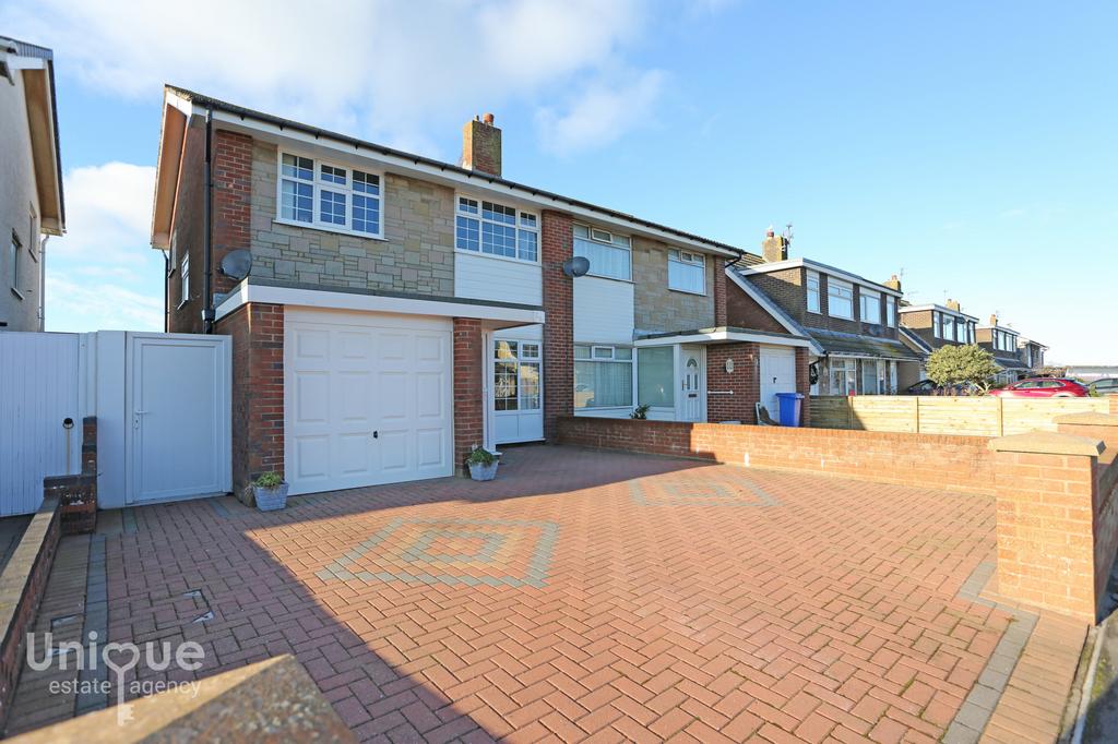 Marine Parade, Fleetwood, FY7 3 bed semidetached house for sale £190,000